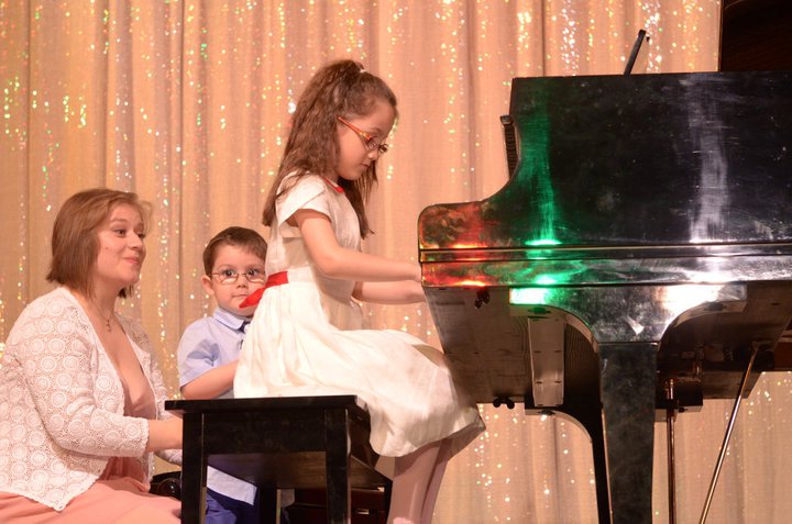 lectii de pian pentru copii